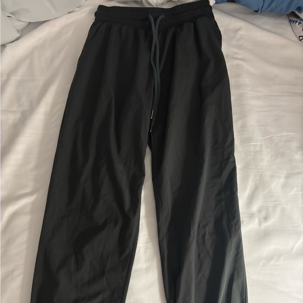 Urban Outfitters Grey Slim Fit Joggers w/ Cuffed Bottom - Size Small